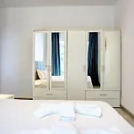 Hampton By Alz Apartment *