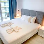 Hampton By Alz Apartment Navodari