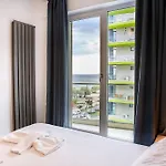 Hampton By Alz Apartment *