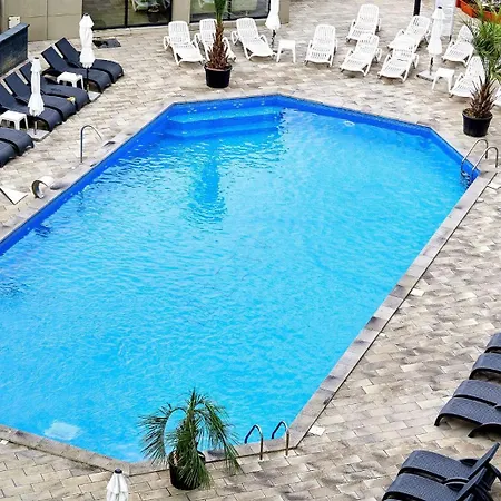 Hampton By Alz Apartment Navodari