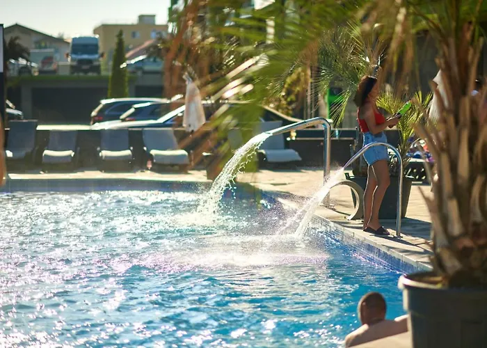 Hampton By Alz Apartment *