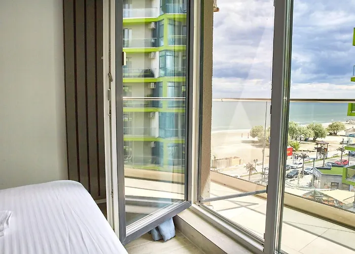 Hampton By Alz Apartment Navodari