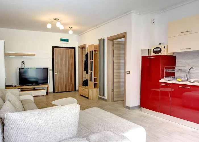 Hampton By Alz Navodari